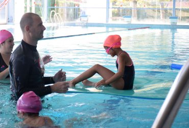 "LES CLASSES BLEUES" À LA PISCINE